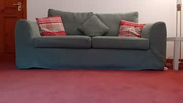 Triple Room, Private Bathroom | Bed sheets