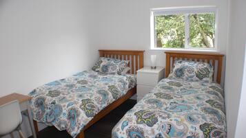 Family Room, Ensuite (Family Room with Lounge) | Bed sheets