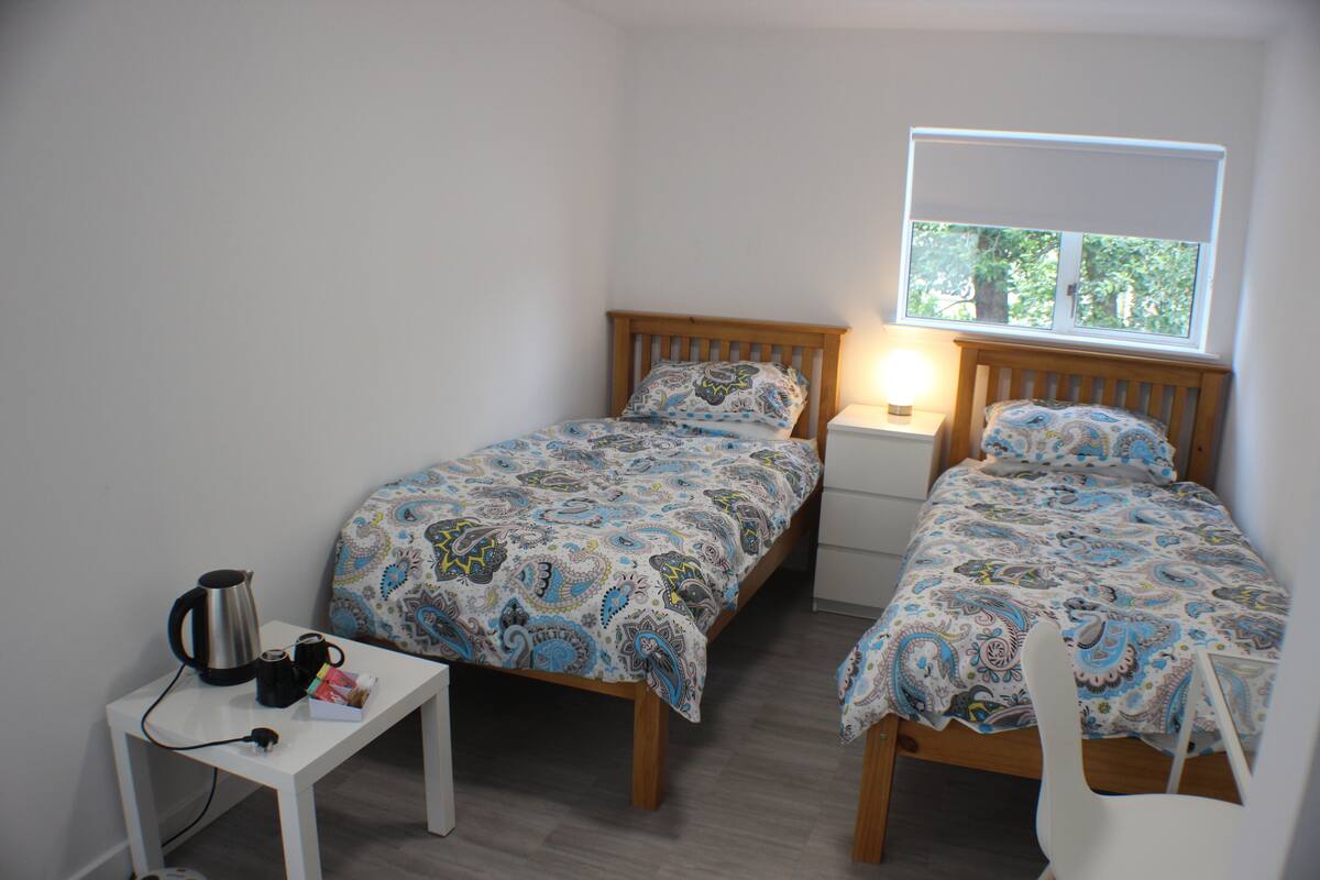 Twin Room, Ensuite | Bed sheets