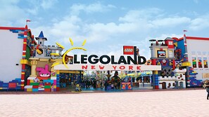 A LEGO-themed entrance with a sign reading "LEGOLAND NEW YORK". - Holiday Inn Express & Suites Middletown - Goshen by IHG (Middletown)