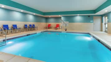 Indoor pool, pool loungers