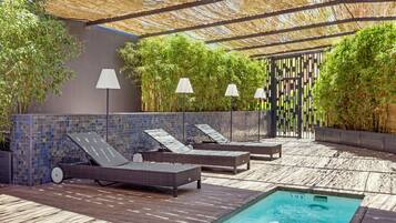 Couples treatment room(s), sauna, body treatments, body wraps