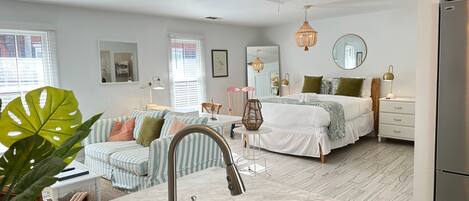 1 室のベッドルーム、アイロン / アイロン台、WiFi (無料)、ベッドシーツ