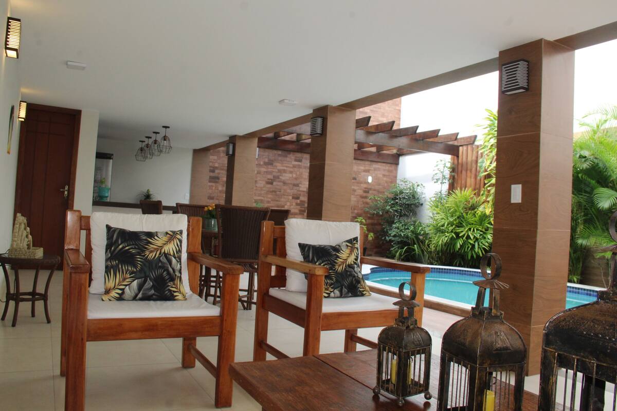 Economy Triple Room | Living area