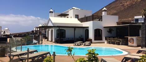 屋外プール、温水プール