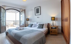5 bedrooms, in-room safe, iron/ironing board, travel crib