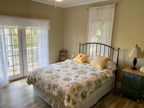 3 bedrooms, desk, iron/ironing board, free WiFi