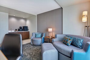 55-inch TV with cable channels - Courtyard by Marriott Bentonville Rogers Promenade (Rogers)