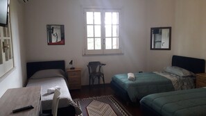 Economy-Dreibettzimmer, Mehrere Betten