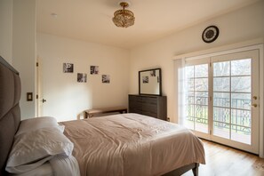 2 slaapkamers, een strijkplank/strijkijzer, wifi, beddengoed