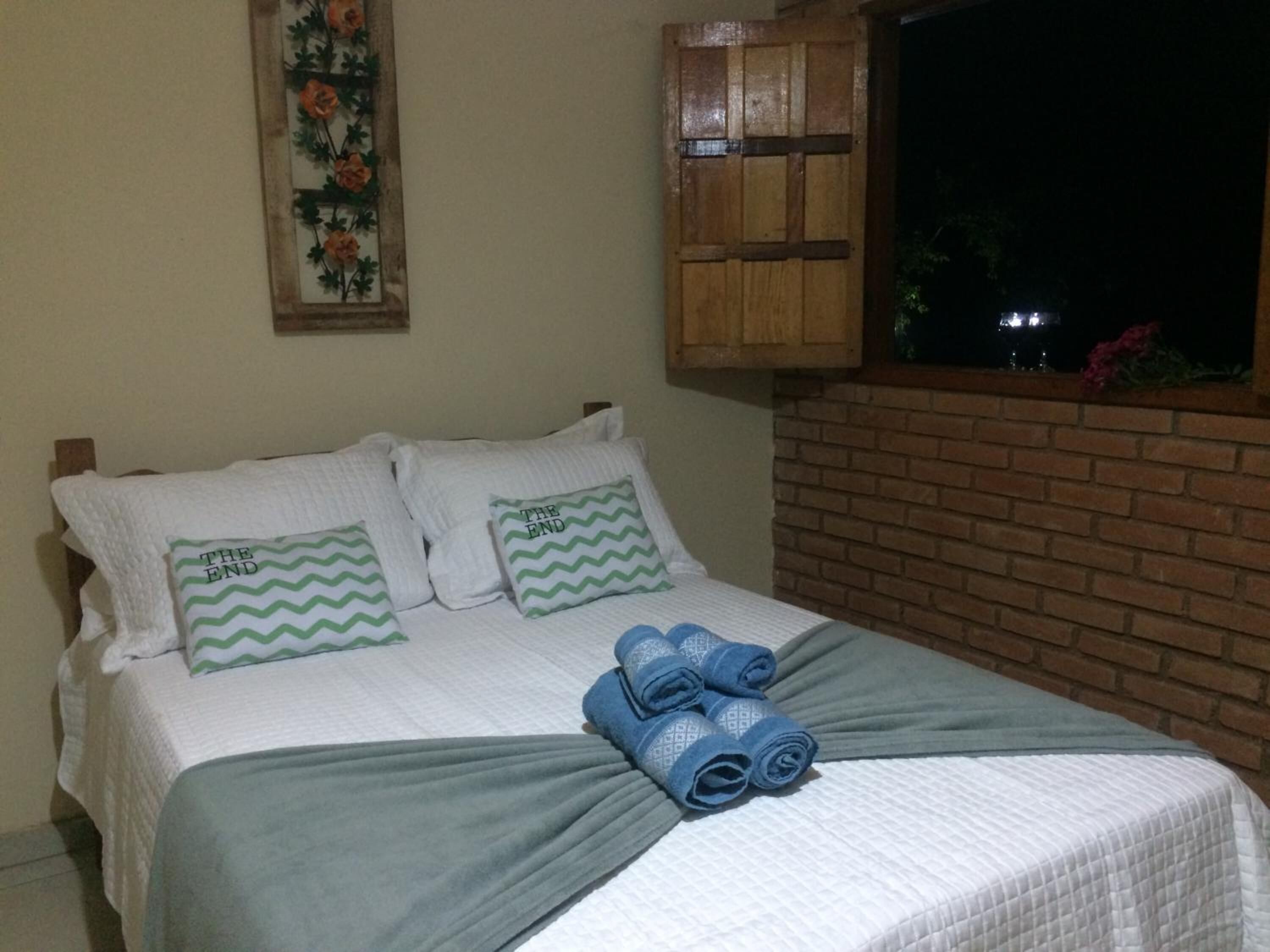 Minibar, kedap suara, Wi-Fi gratis, dan seprai linen