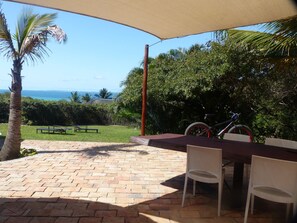 屋外ダイニングエリア