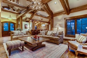 TV, fireplace - Ski Hi Lodge: Hot Tub, True Ski-in/out, Shuttle Service, One Ski Hill Access (Breckenridge)