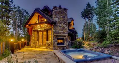 Ski Hi Lodge: Hot Tub, True Ski-in/out, Shuttle Service, One Ski Hill Access