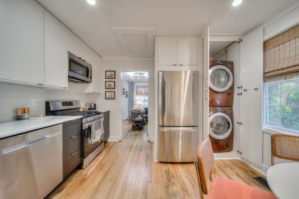 Refrigerador, microondas, horno, placa de cocina