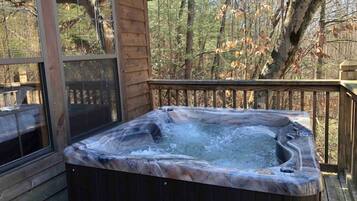 Tina de hidromasaje al aire libre