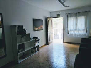 Living area - Pensión Cuadrado (Seron)