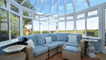 24 inci televisyen skrin rata dengan digital, TV LCD, pemain DVD