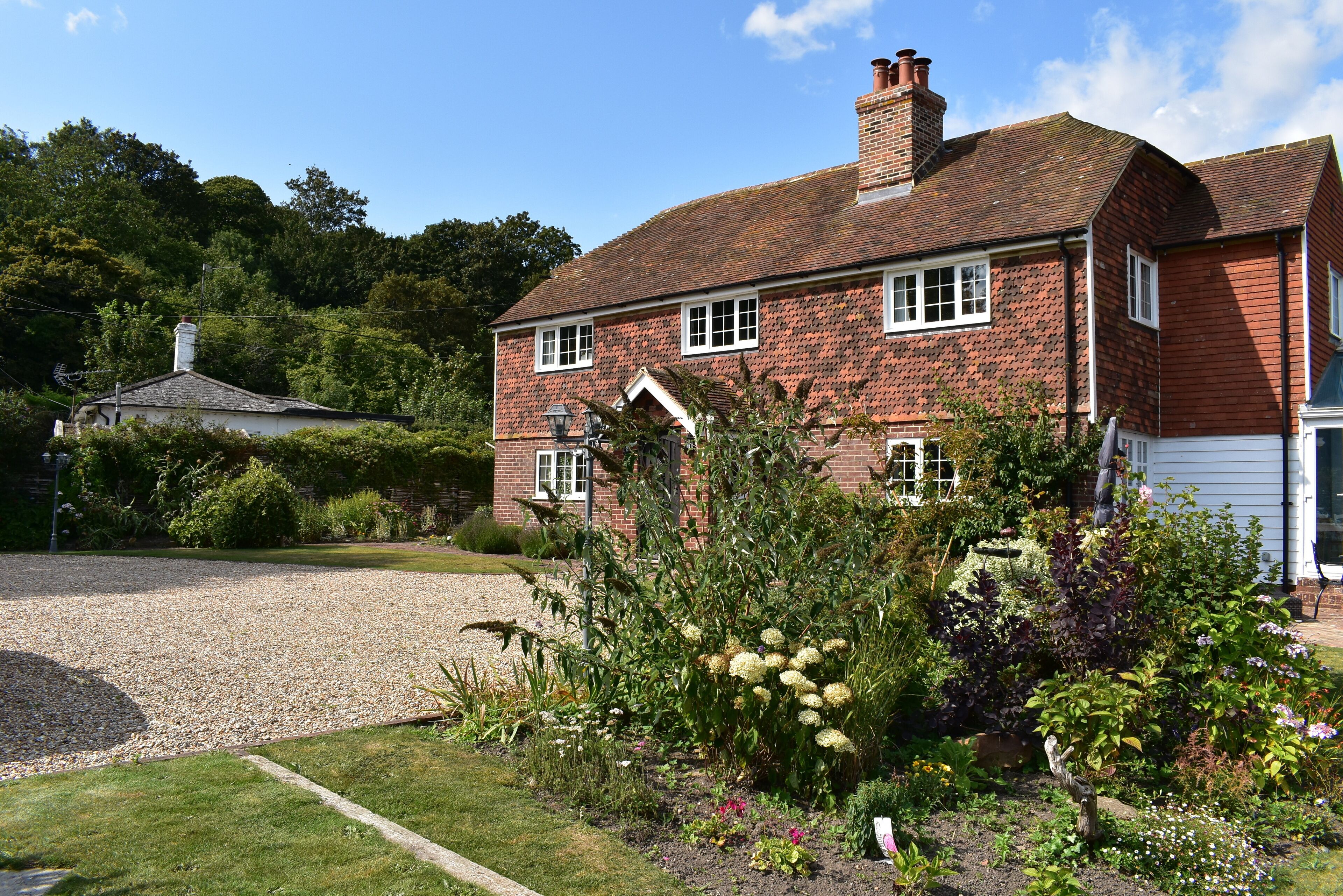 Vista frontal de la propiedad