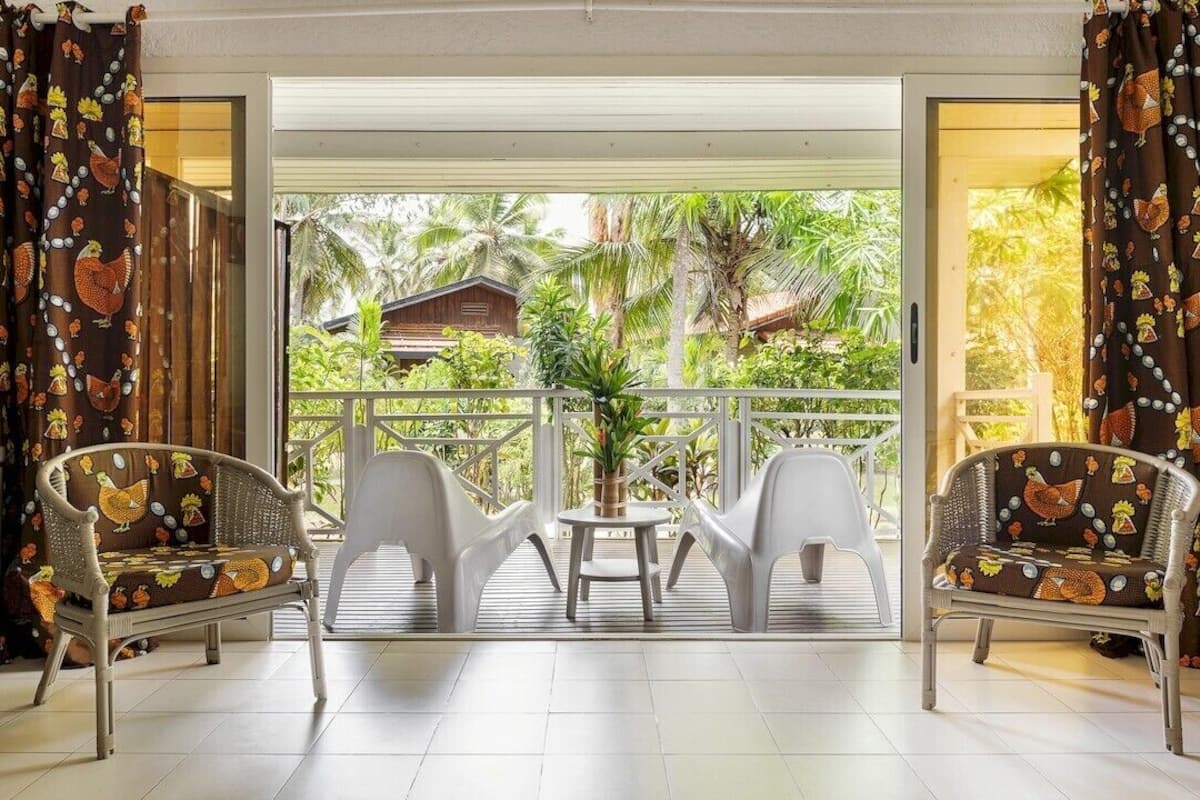 classic double room, garden view | 1 bedroom, minibar, desk, free cots/infant beds