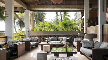 2 bar/lounge, bar pantai