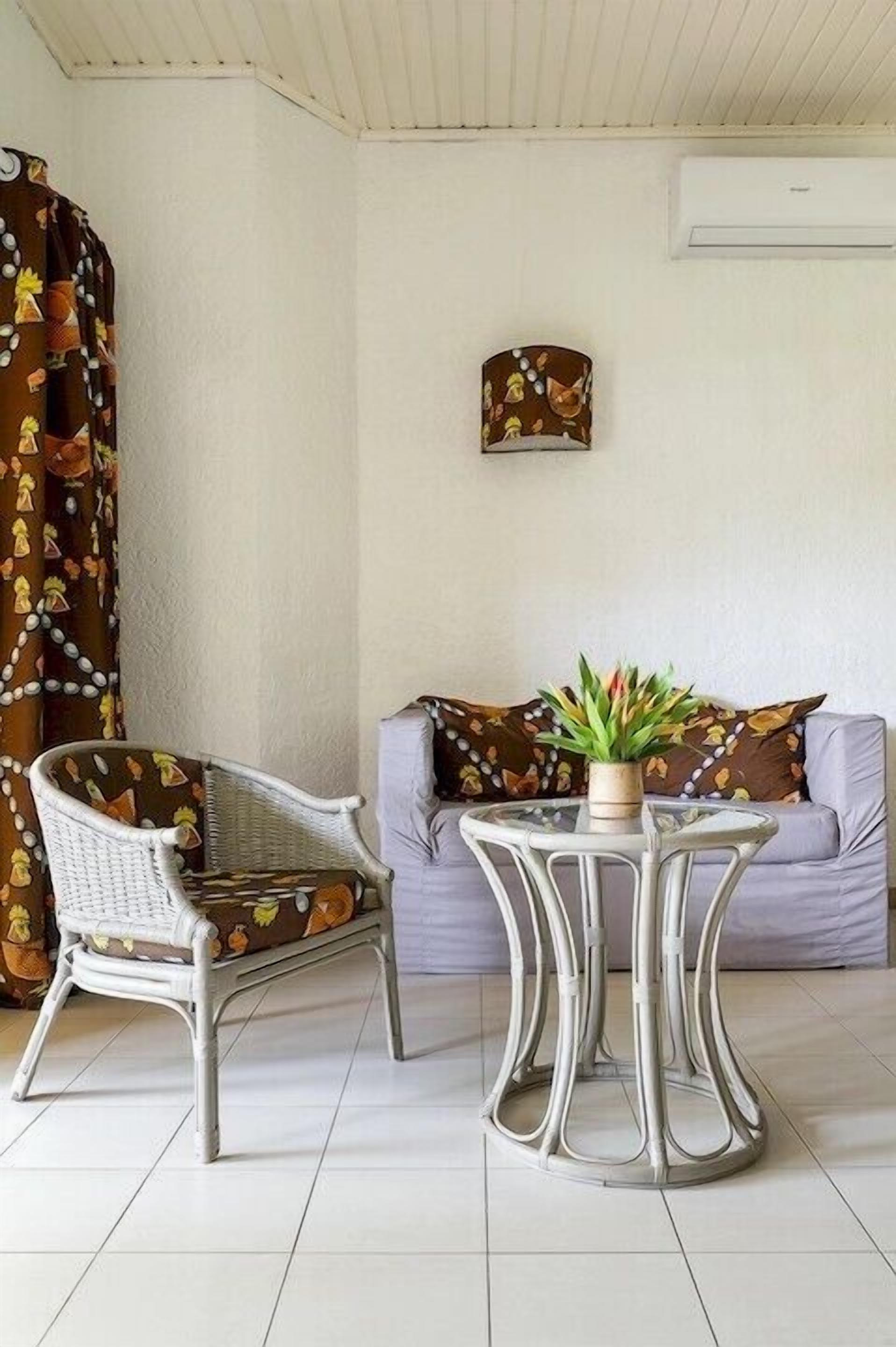 classic double room, garden view | 1 bedroom, minibar, desk, free cots/infant beds