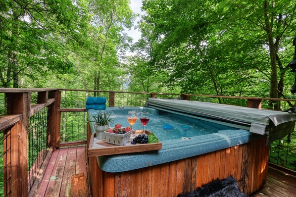 Outdoor spa tub