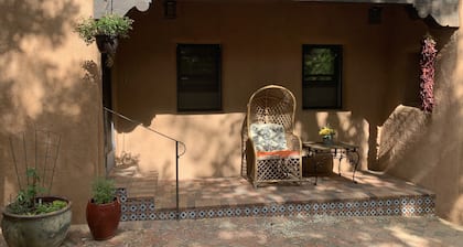 Luxe Casita Joya del Este historiallisessa Eastsidessa
