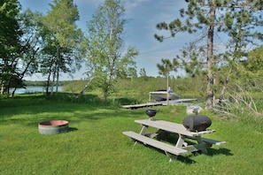 Outdoor dining - Jane's Bay Retreat on Lake Namakagon (Cable)