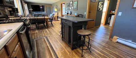 Réfrigérateur, micro-ondes, four, lave-vaisselle