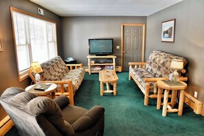 Smart TV, streaming services - Jane's Bay Retreat on Lake Namakagon (Cable)