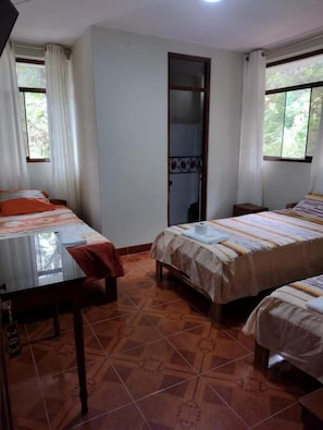 Desk, free WiFi, bed sheets - Puente de Gocta (Cocachimba)