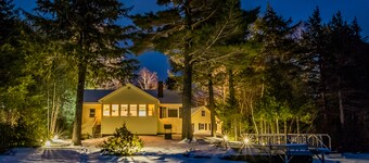 Lakefront cottage w/ beautiful views of Moosehead Lake & Big Moose Mountain