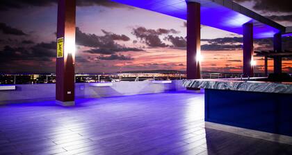 20 South Kingston Luxury Apartment