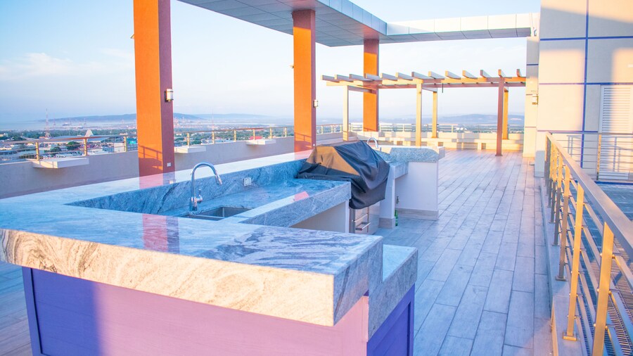 20 South Kingston Luxury Apartment