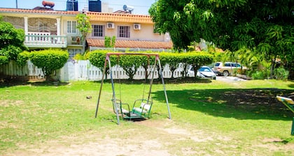 Centrally located Oakland Guest Apartment II