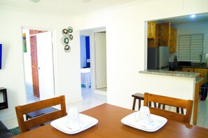 Interior detail - Centrally located Oakland Guest Apartment II (Kingston)