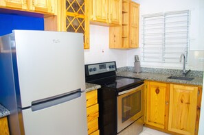 City Apartment, 2 Bedrooms, Non Smoking, Kitchen | Private kitchen