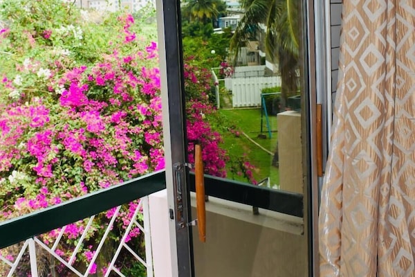 Apartemen Bisnis, 1 kamar tidur, Bebas Asap Rokok, pemandangan kebun | Balkon