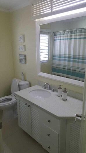 Family Villa, 3 Bedrooms, Non Smoking, Kitchen | Bathroom | Combined shower/tub, free toiletries, hair dryer, towels - The Crest Rental Management (St. Ann's Bay)