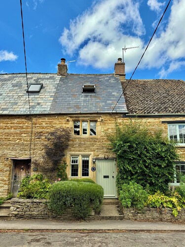 Picturesque: 17th century country house in Kingham