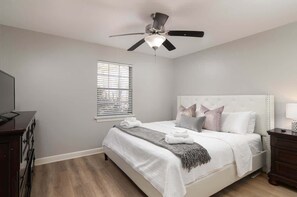 2 bedrooms, iron/ironing board, free WiFi, bed sheets - Central Pet Friendly Condo! Close to Ole Miss (Oxford)