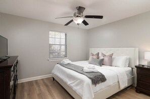 Bügeleisen/Bügelbrett, kostenloses WLAN, Bettwäsche