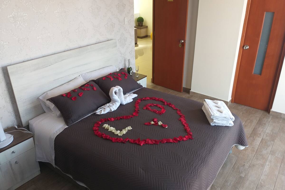 Honeymoon Room