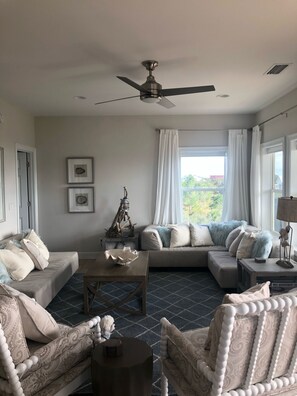Smart TV - HEATED PRIVATE POOL, 5 bedrooms, Oceanview, Newly decorated and furnished (Gulf Shores)