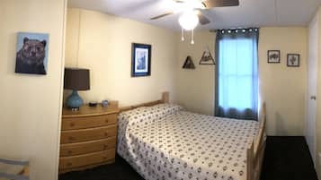 3 bedrooms, iron/ironing board, travel cot, free WiFi
