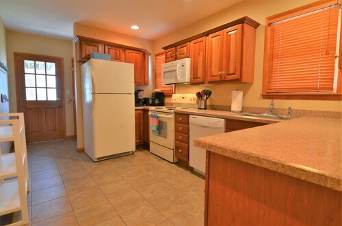 Ocean Block 3 BR Get-Away - 12 Hickman St.1-W, Rehoboth Beach
