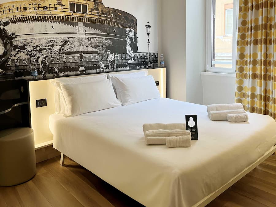 Dobbeltrom – superior, ikke-røyk | Safe på rommet, skrivebord og skrivebord for bærbar PC