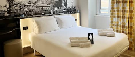 Superior dubbelrum - icke-rökare | Värdeförvaringsskåp på rummet, skrivbord och arbetsyta för laptop