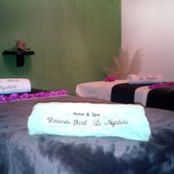 Salas de tratamiento para parejas, tina de hidromasaje y aguas termales